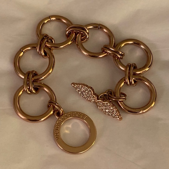 NWOT Victoria’s Secret Rose gold angel wings bracelet - Picture 2 of 4